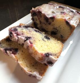 GÂTEAU AUX BLEUETS, AU CITRON ET AUX AMANDES Picture